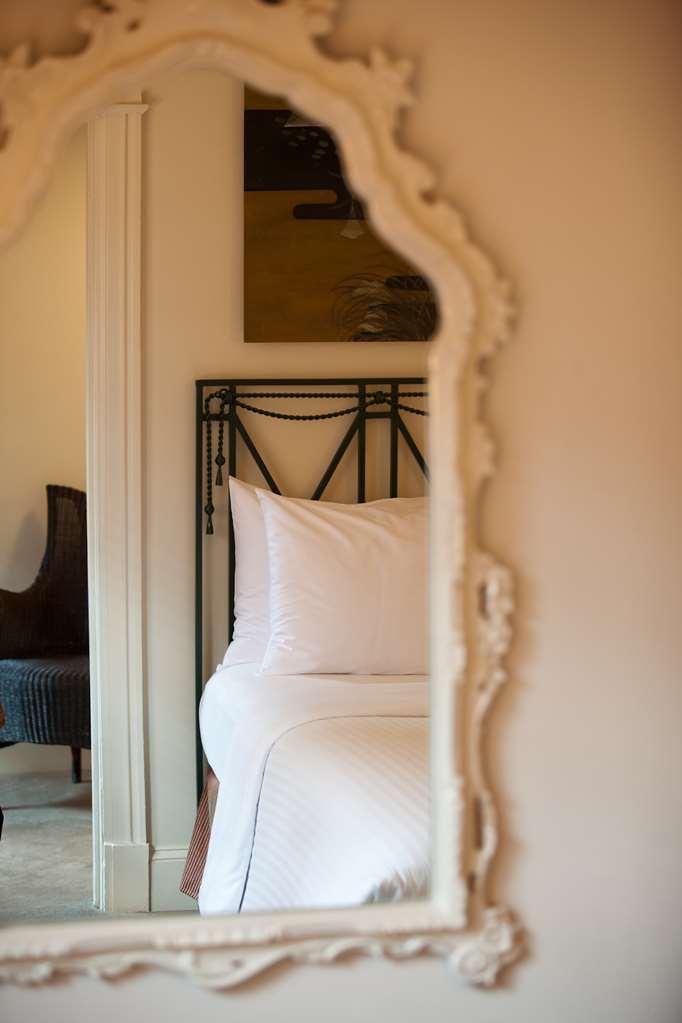 Lombardy Hotel 4*
